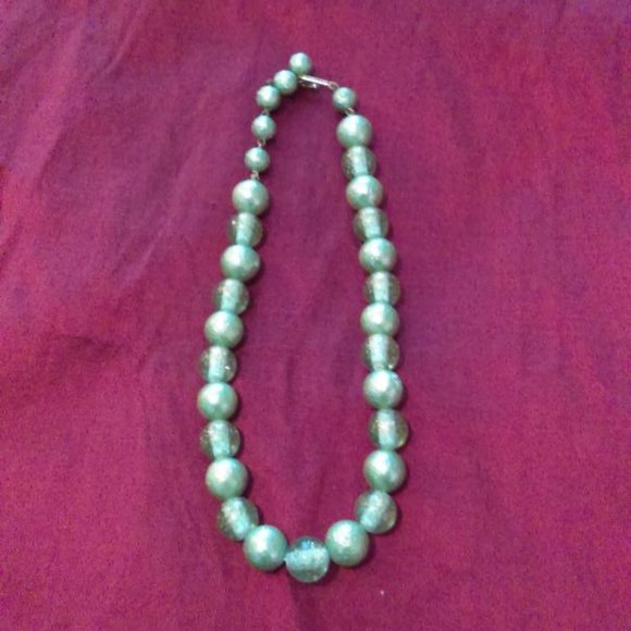 Light green beaded necklace vintage - Picture 3 of 3